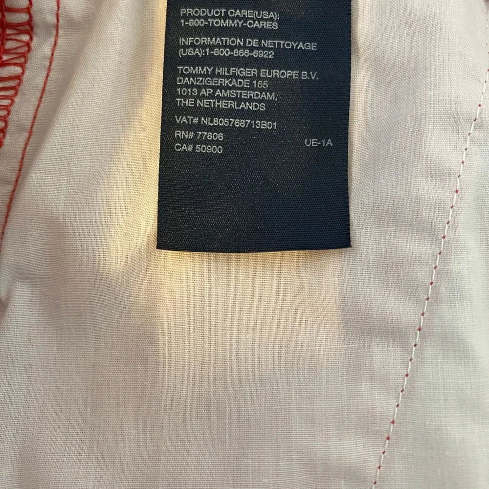 Tommy Hilfiger Men Chino Shorts Size 34 Red Micro Stripe Preppy Coastal Nautical